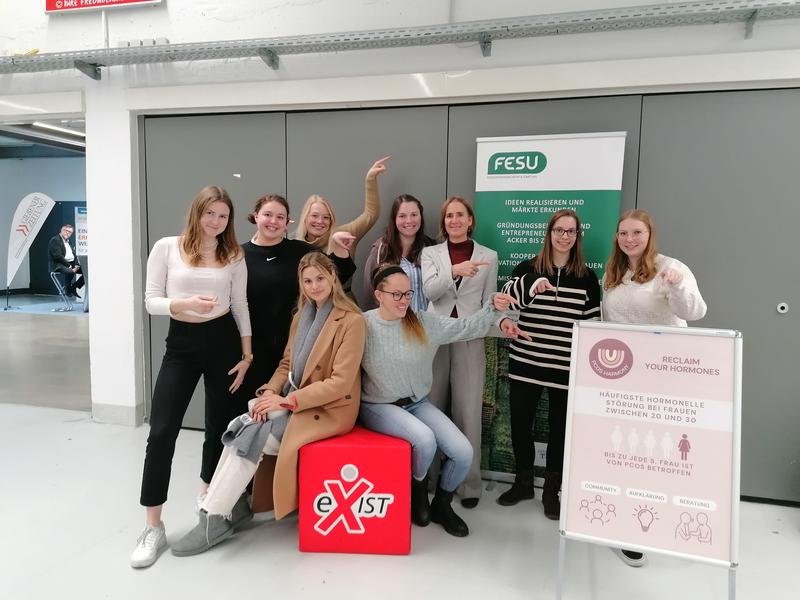 Der erste Female-Founders-Jahrgang der JLU feierte auf der Gründungsmesse Mittelhessen seinen Abschluss und die erfolgreichste Gründungsidee.