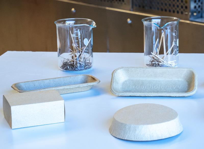 Sustainable packaging from peatland plants manufactured using fiber-molding and deep-drawing processes