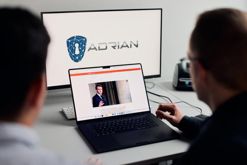 Das Forschungsprojekt ADRIAN zielt darauf ab, Gefährdungen von Privatpersonen und Institutionen zu erkennen, denen sich diese durch Online-Aktivitäten aussetzen.