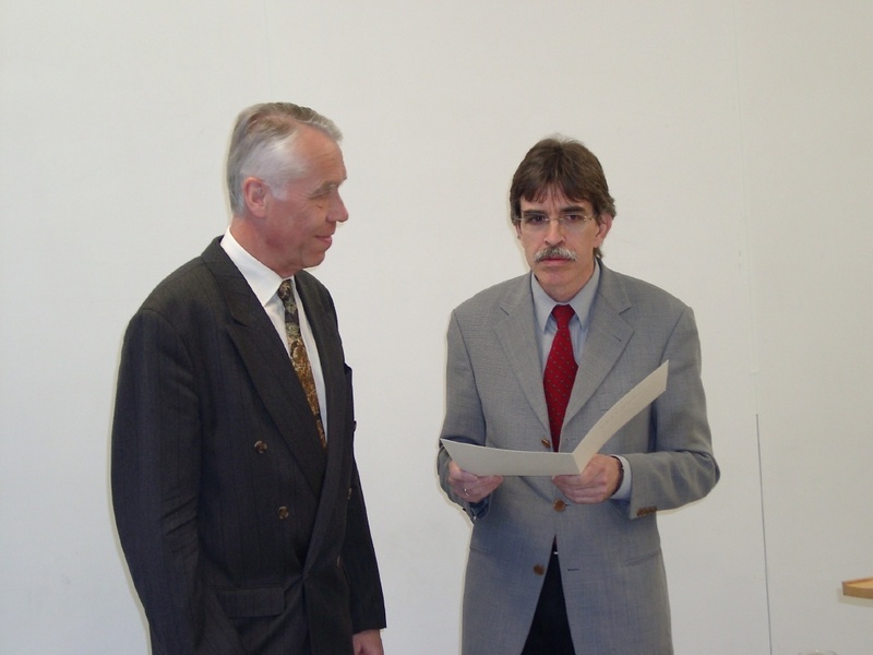 Prorektor Prof. Dr. Michael Bauer mit Prof. Dr. Manfred Reichert