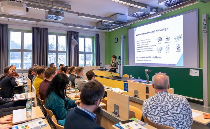 Keynote von Prof. Dr. Nicole Harth auf der gut besuchten RET.Con an der Hochschule Nordhausen