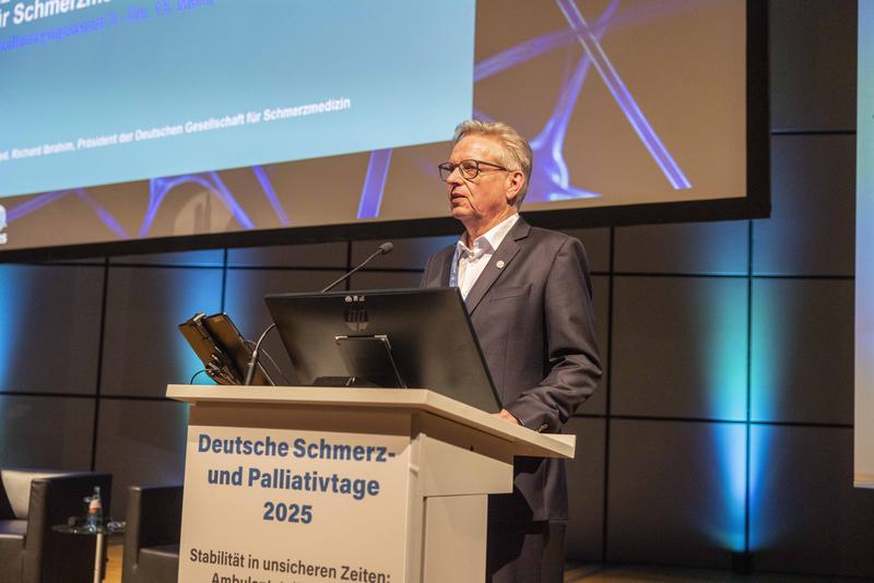 Dr. Jan-Peter Jansen, Vizepräsident der DGS und Kongresspräsident