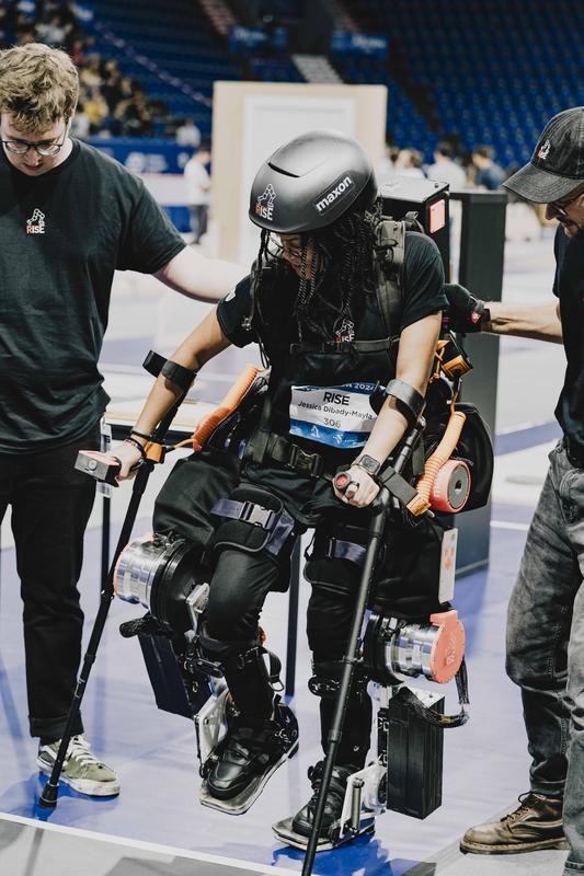 Exoskelett RISE Exo-One für Menschen mit Rückenmarksverletzungen