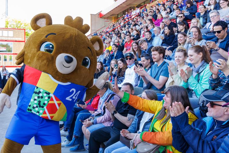Volunteer-Kickoff für die UEFA Euro 2024 mit Maskottchen Albärt
