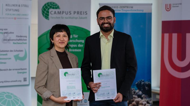 Mariela Tapia und Rohit Samant freuen sich über ihren CAMPUS PREIS. Nicht anwesend war der Preisträger Niccolò Orlandi.