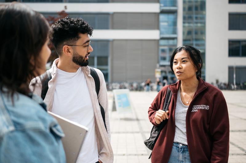 Die Universität Jena bietet ihren Studierenden beste Startbedingungen. 