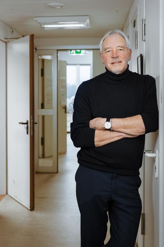Die Nationale Akademie der Wissenschaften Leopoldina hat den Zell- und Entwicklungsbiologen Professor Thomas Bosch von der Universität Kiel kürzlich zu ihrem Mitglied berufen.