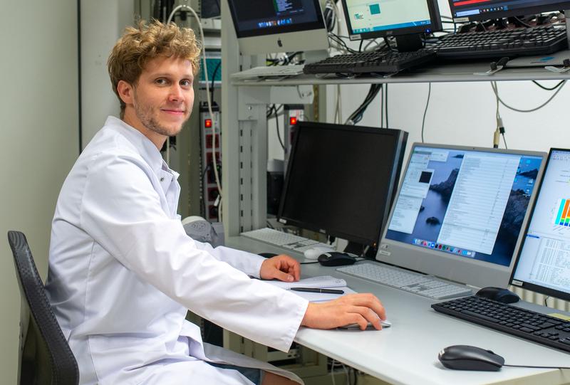 Dr. Max Arwed Crayen erhält DPZ-Promotionspreis für seine herausragende Doktorarbeit zur visuellen Wahrnehmung. 