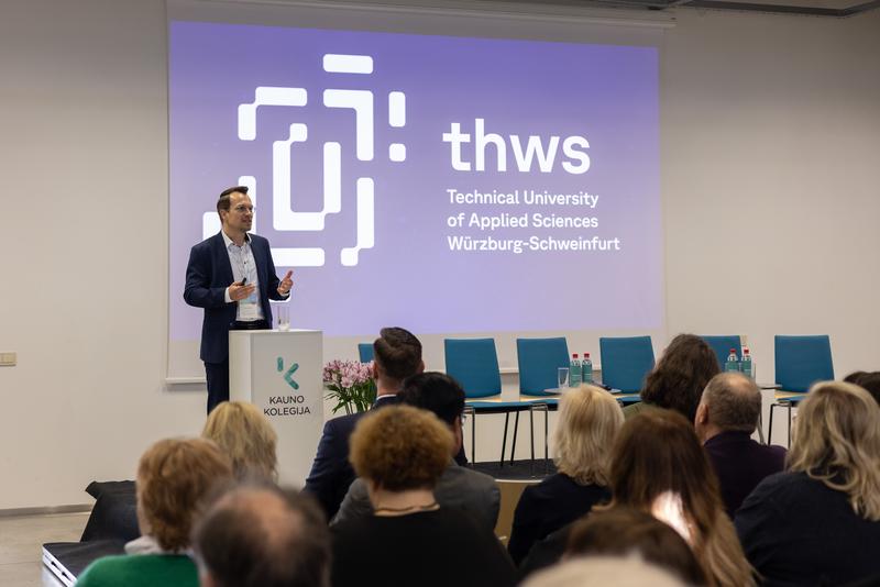International Week am Kauno Kolegija: Präsident Prof. Dr. Jean Meyer stellt die THWS vor 