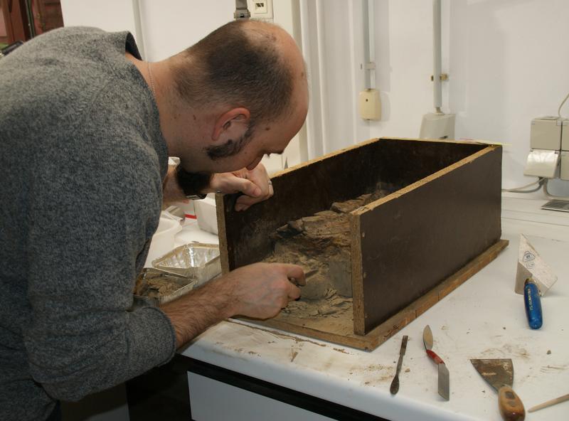 For the first time, archaeologists from LEIZA and Johannes Gutenberg University Mainz (JGU), together with other experts, have presented age dating directly from the layer containing the Schöningen spears in their study.