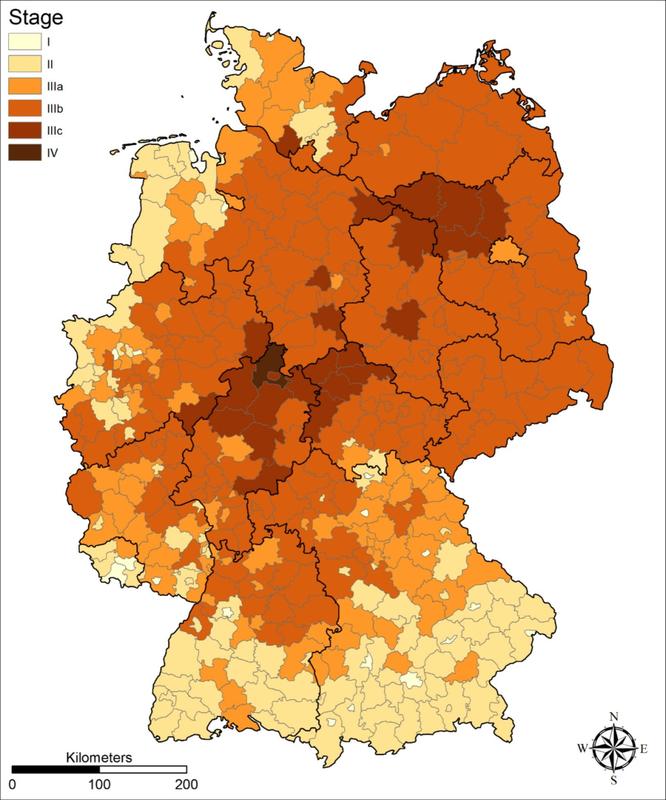 Räumliche Muster der Invasionsstadien von Waschbären in der räumlichen Auflösung je Landkreis. 