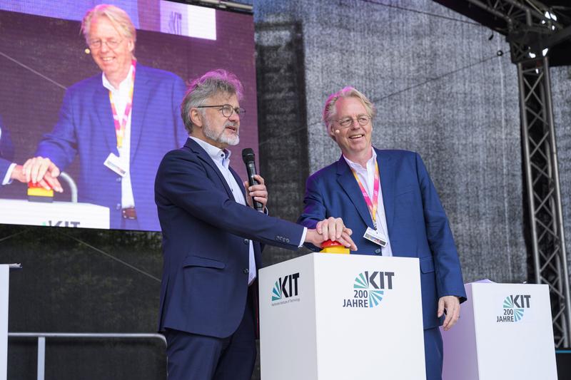 Eröffneten den Tag der offenen Tür: Oberbürgermeister Dr. Frank Mentrup und der Präsident des KIT, Prof. Jan S. Hesthaven. 