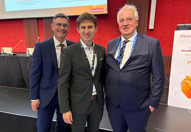 Stefan Störk, Fabian Kerwagen und Friedrich Köhler (v.l.n.r.) stellten die aktuelle Studie am 18. Mai 2025, beim Heart Failure Congress der European Society of Cardiology in Belgrad vor. © privat