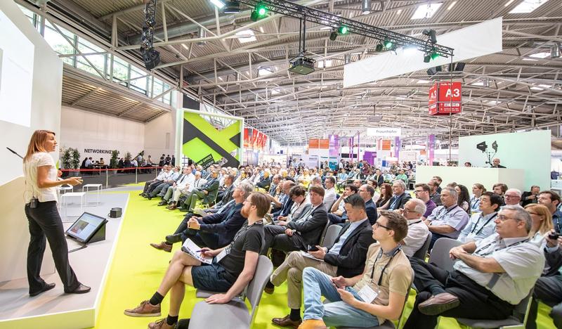 Das Panel »Photonics Meets Robotics: AI Success Stories« in Halle A3.433 verspricht Inspirierende Einblicke: Moderne KI-Methoden verbinden Photonik und Automatisierung.