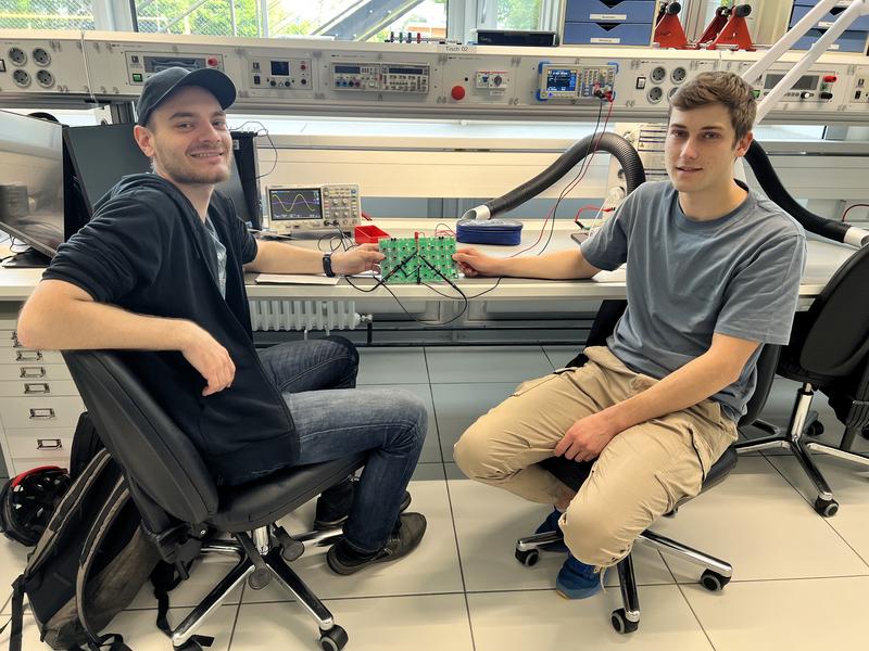 Die Studenten Erik Stahl (links) und Joshua Weinmann.