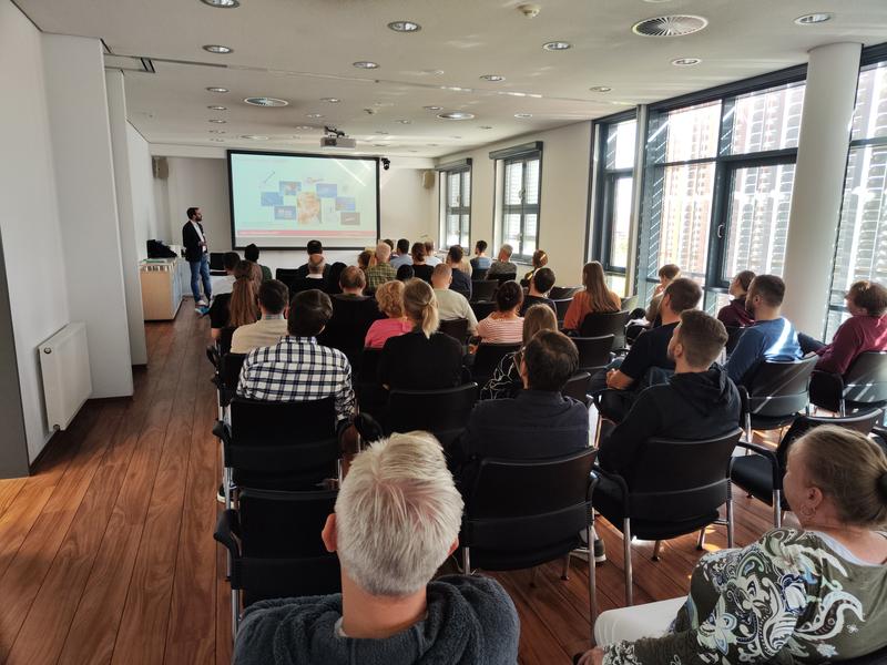 Aufmerksames Publikum beim Alumni Meeting 2025 am LIKAT in Rostock 