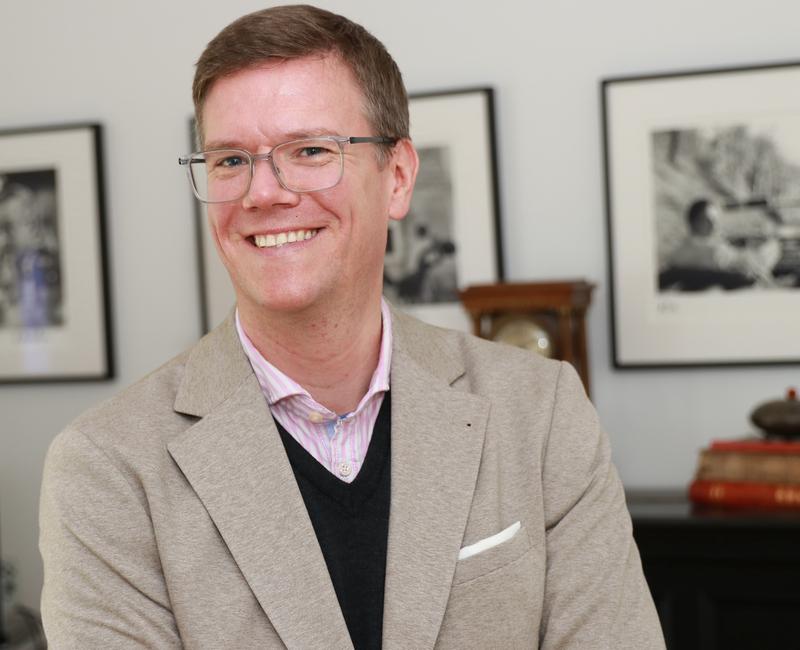 Dr. Patrick Peters ist Professor für Kommunikation und Nachhaltigkeit an der Allensbach Hochschule.