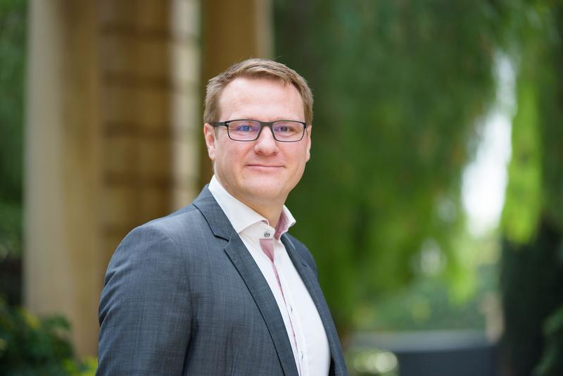 „Wertvolle Erkenntnisse für politische Entscheidungsträger“ zu Emissionen und Steuern. Martin Jacob, Professor für Rechnungswesen und Controlling an der IESE Business School.