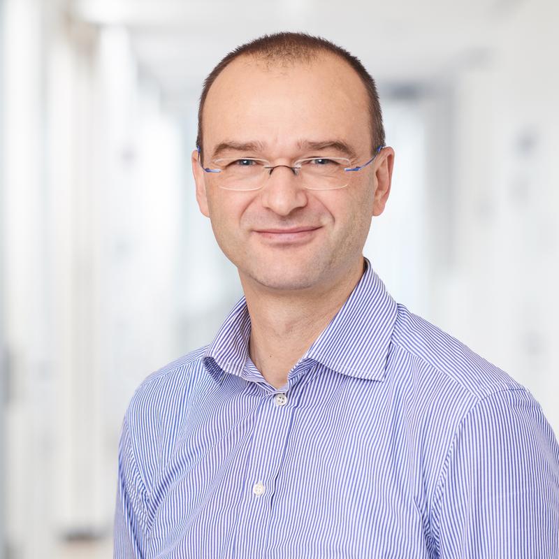 Prof. Dr. Tobias Moser, Direktor des Instituts für Auditorische Neurowissenschaften der Universitätsmedizin Göttingen (UMG) und Sprecher des Exzellenzclusters „Multiscale Bioimaging: Von molekularen Maschinen zu Netzwerken erregbarer Zellen“ (MBExC).