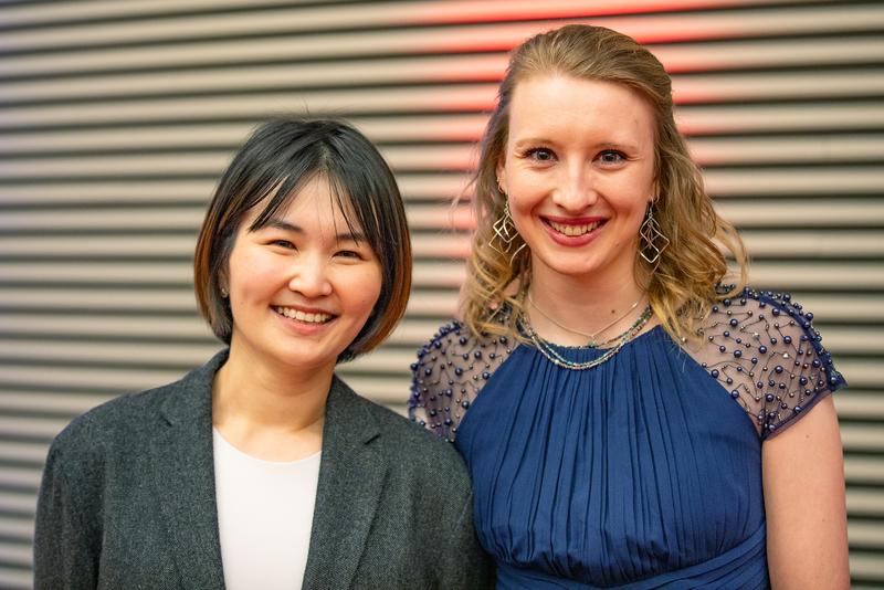 Erhielten Promotionspreise: Dr. Shen Zhong und Dr. Linda Steinacher. 