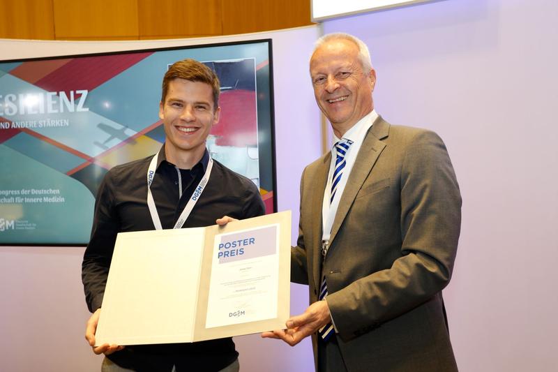 Jonas Dörr erhält einen Posterpreis der Deutschen Gesellschaft für Innere Medizin (DGIM) für die Evaluation der interprofessionellen Ausbildungsstation A-STAR. 