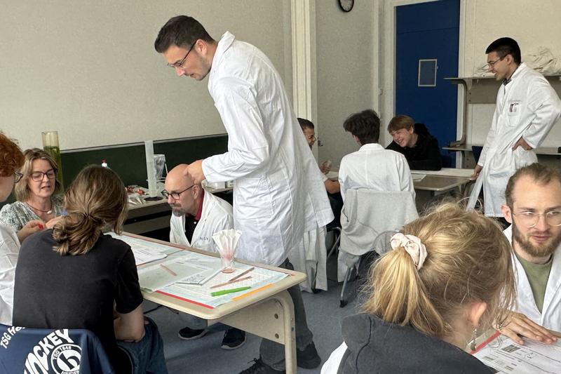 Eine Gruppe isoliert Erbmaterial,…