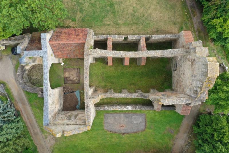 Aerial photograph of the ruins of Walbeck Collegiate Church. The current excavation trench can be seen on the left in the crossing.