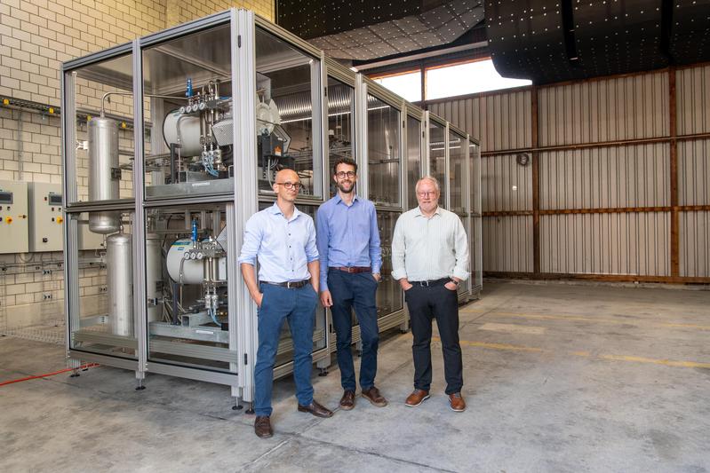 Die Köpfe hinter der innovativen Methanisierungsanlage der Empa: (v.l.n.r): Jürg Ardüser, Florian Kiefer, Christian Bach.