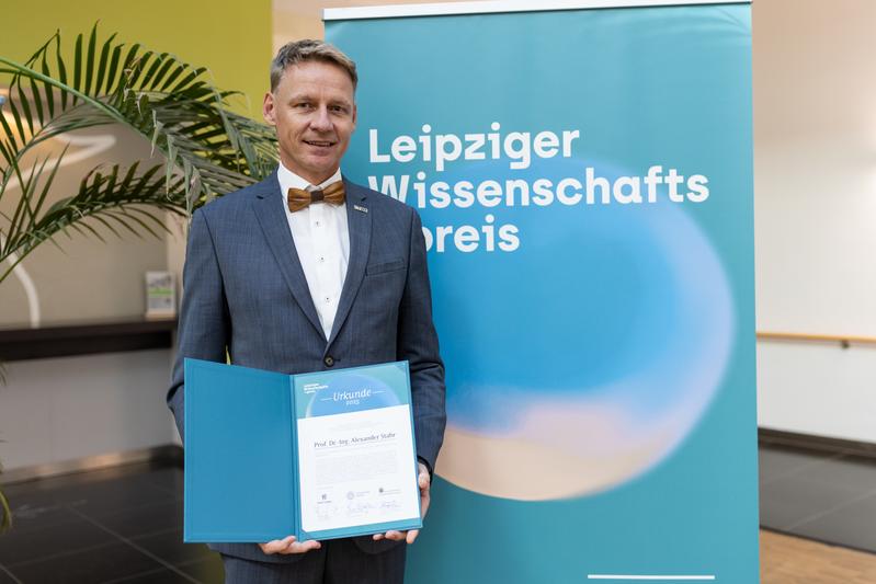 Prof. Dr.-Ing. Alexander Stahr wurde mit dem Leipziger Wissenschatspreis 2025 ausgezeichnet. 