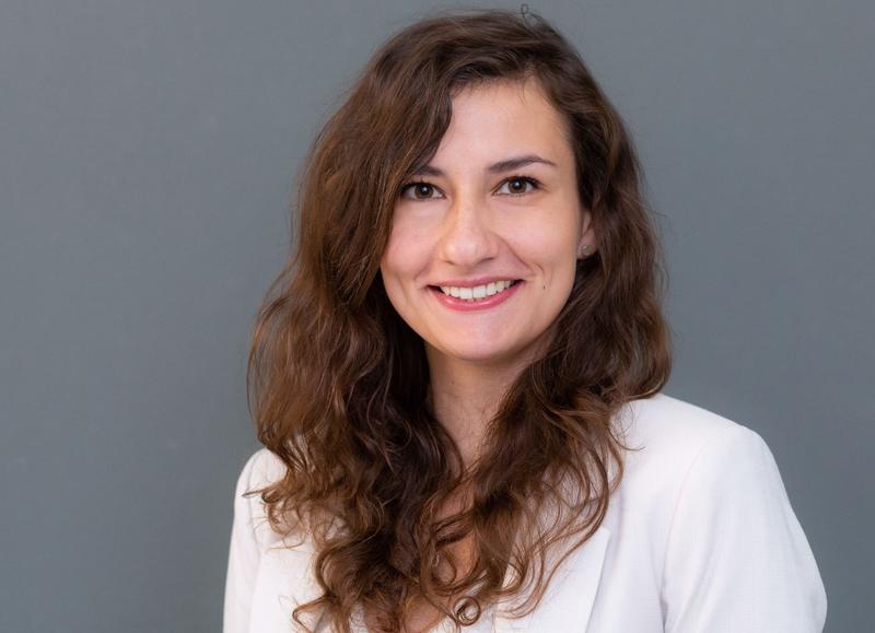 Dr. Rima-Maria Rahal leitet den Workshop.  