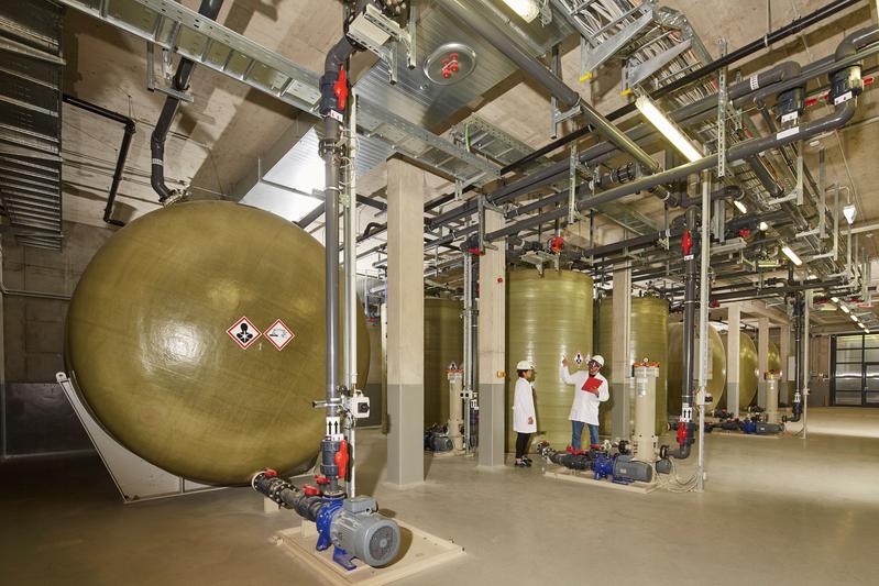 Tanks with electrolyte