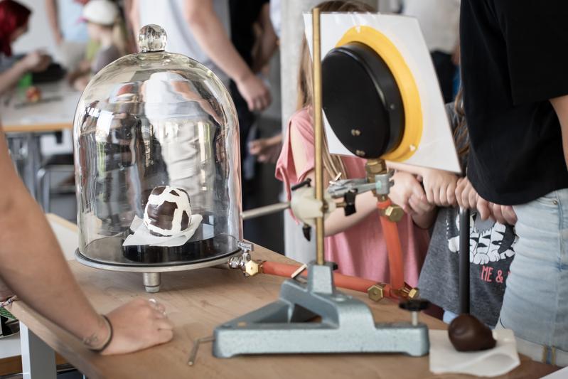 Im TechLab können Kinder und Jugendliche an Workshops teilnehmen und Experimente durchführen. 