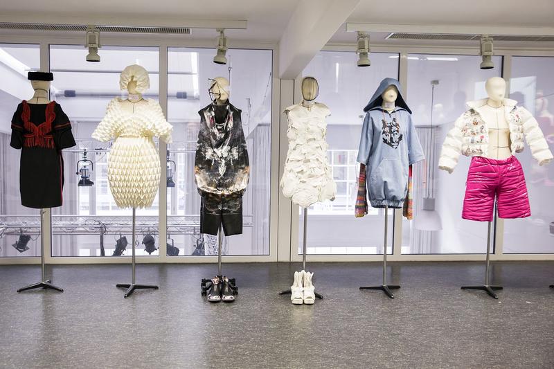 Ausstellung des Studiengangs Modedesign bei der Werkschau