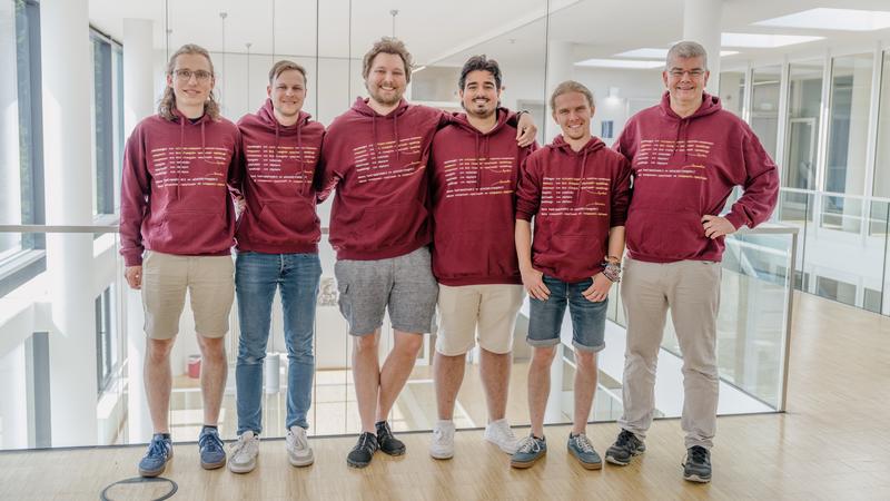 CISPA-researchers Prof. Dr. Andreas Zeller (right) and José Antonio Zamudio Amaya (third from right) with the entire FANDANGO team