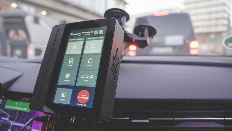 Erstmals wurde eine eigenes entwickelte Fraunhofer-Messtechnik in die Autos integriert. So können die Forschenden die Technik leicht an individuelle Bedürfnisse anpassen.