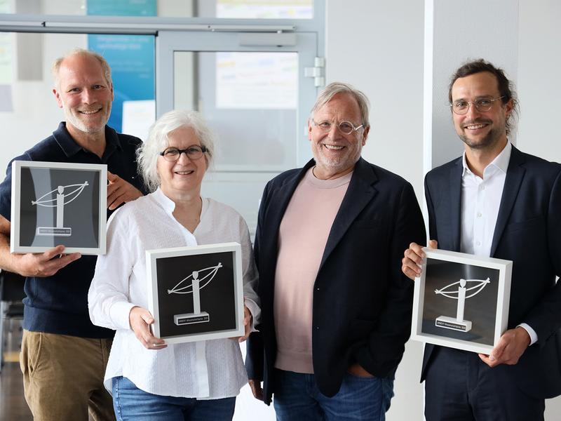 Von links: Daniel Hautmann, Dagmar Röhrlich, Prof. Dietrich Grönemeyer und Dr.-Ing. Jakob Ungerland