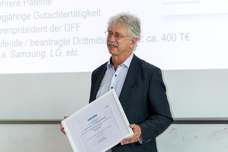 Prof. Dr. Karlheinz Blankenbach bedankte sich in seiner Ansprache herzlich für die langjährige Unterstützung – und freut sich, der Hochschule auch weiterhin verbunden zu bleiben.