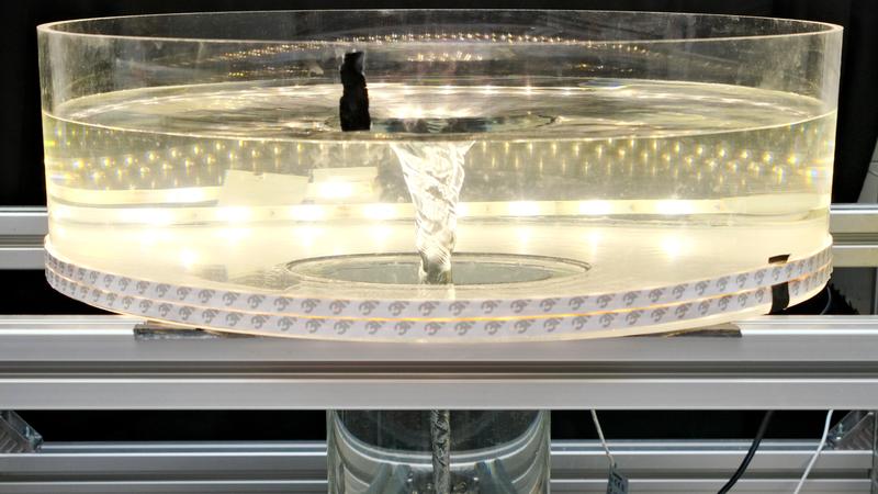 Foto des Wasser-Tornado-Modells