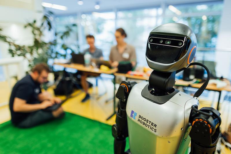 Die neuen Booster-Roboter der HTWK Leipzig holten sich gleich bei der  ersten Weltmeisterschaft den Titel