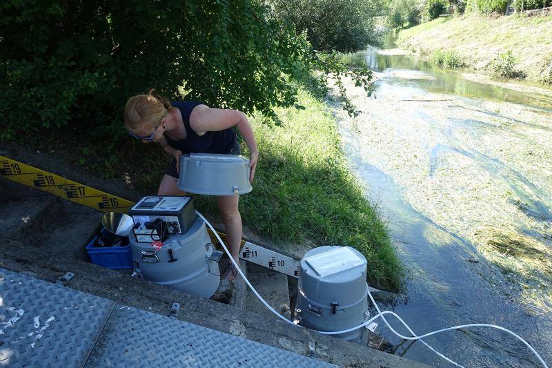 Die Hydrologin Clarissa Glaser forscht über Austauschprozessen von Gewässern. 