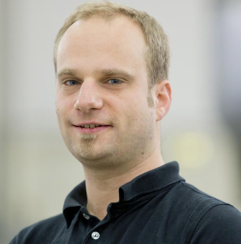 Malte Krack studierte Maschinenbau an der Leibniz Universität Hannover. Seit 2016 lehrt und forscht er an der Universität Stuttgart, zunächst als Juniorprofessor, später als Professor am Institut für Flugfahrtantriebe.