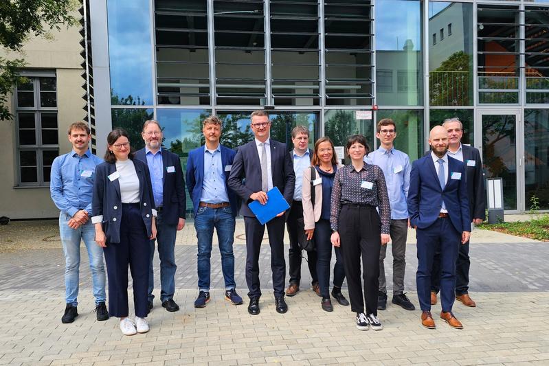 Wissenschaftsminister Christian Tischner besucht die Ernst-Abbe-Hochschule Jena im Rahmen der HIGH-TECH-TOUR Thüringen