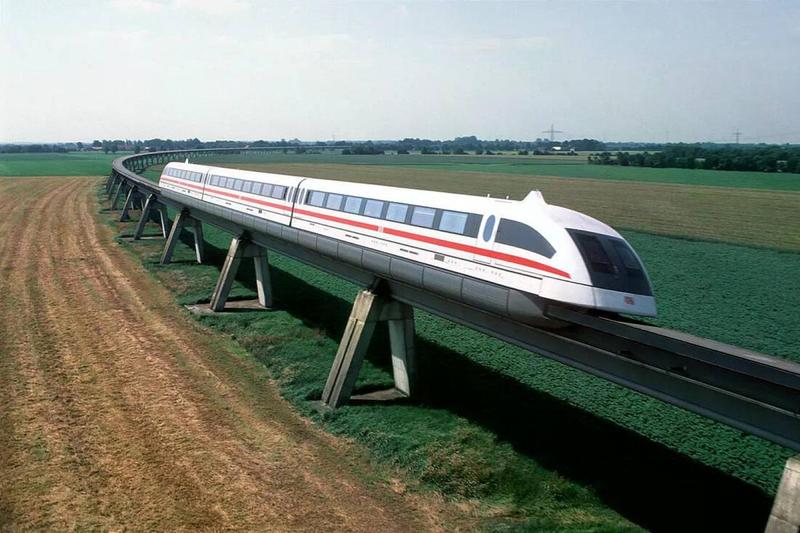 Vor einem Vierteljahrhundert noch Zukunftszug: Der Transrapid auf der Versuchsstrecke im Emsland.