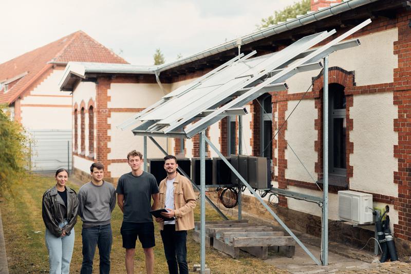 In dem Projekt Angewandte Wissenschaft (PAW) geht es um die „Simulation der Nutzung einer Photovoltaikkleinanlage“.