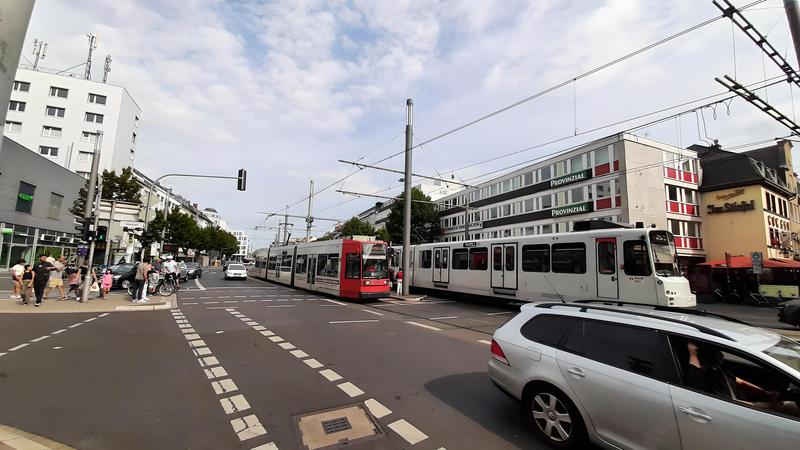 Die Idee von der intelligenten Stadt oder „Smart City“: Digitale Informations- und Kommunikationstechnologie unterstützt dabei, die Stadt moderner und lebenswerter zu machen. Drahtlose Netzwerke haben dabei eine Schlüsselrolle. 