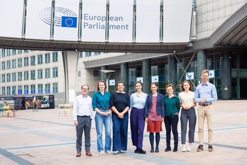 Freuen sich auf die neue Aufgabe: Michael Hörig (ganz links) und sein Team des DAAD-Büros Brüssel 