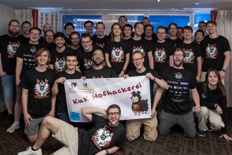 DEF CON, Gruppenfoto Team KuK Hofhackerei