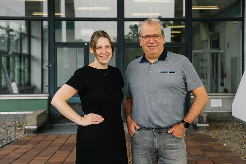 Kristin Labudda und Carsten Kötting vom Lehrstuhl für Biophysik der Ruhr-Universität Bochum