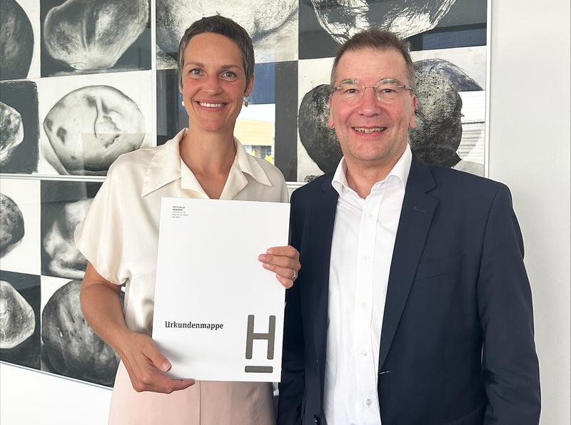 Prof. Dr. Melanie Malczock und Prof. Dr. Joseph von Helden, HsH-Präsident