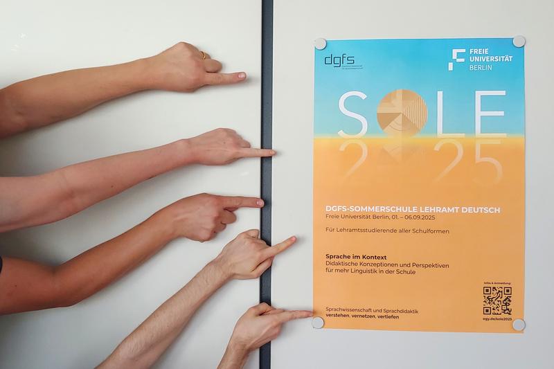 Bei der DGfS-Sommerschule Lehramt Deutsch kommen Lehramtsstudierende des Faches Deutsch aus ganz Deutschland an der Freien Universität Berlin zusammen.